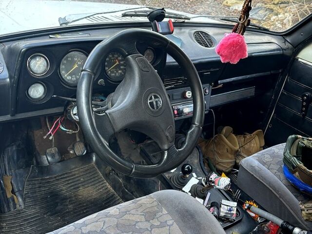 Белый ВАЗ Нива, объемом двигателя 1.6 л и пробегом 0 тыс. км за 1100 $, фото 3 на Automoto.ua