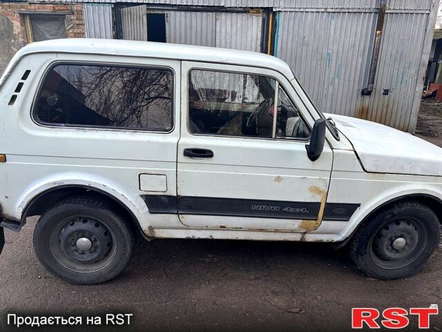 Белый ВАЗ Нива, объемом двигателя 1.6 л и пробегом 0 тыс. км за 1100 $, фото 2 на Automoto.ua