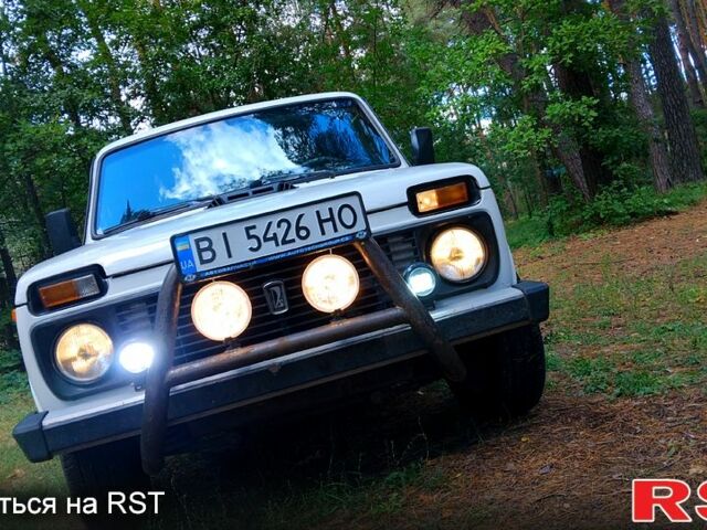Белый ВАЗ Нива, объемом двигателя 1.6 л и пробегом 89 тыс. км за 1850 $, фото 10 на Automoto.ua