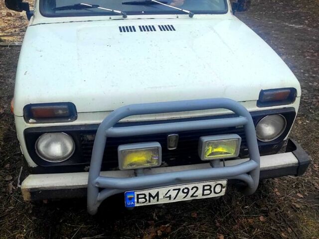 Білий ВАЗ Нива, об'ємом двигуна 1.6 л та пробігом 200 тис. км за 1600 $, фото 6 на Automoto.ua