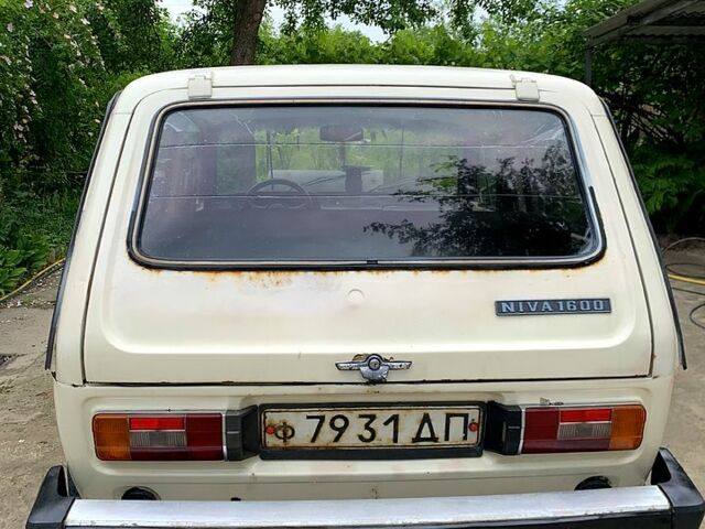 Белый ВАЗ Нива, объемом двигателя 1.6 л и пробегом 140 тыс. км за 1600 $, фото 2 на Automoto.ua