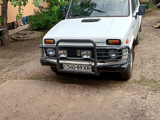 Білий ВАЗ Нива, об'ємом двигуна 1.6 л та пробігом 120 тис. км за 2500 $, фото 1 на Automoto.ua