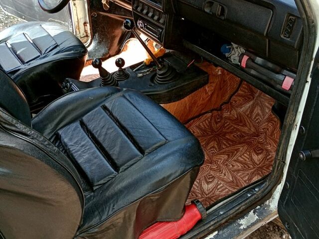 Білий ВАЗ Нива, об'ємом двигуна 1.6 л та пробігом 120 тис. км за 2500 $, фото 4 на Automoto.ua