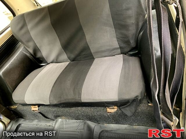 Белый ВАЗ Нива, объемом двигателя 1.6 л и пробегом 140 тыс. км за 1600 $, фото 7 на Automoto.ua