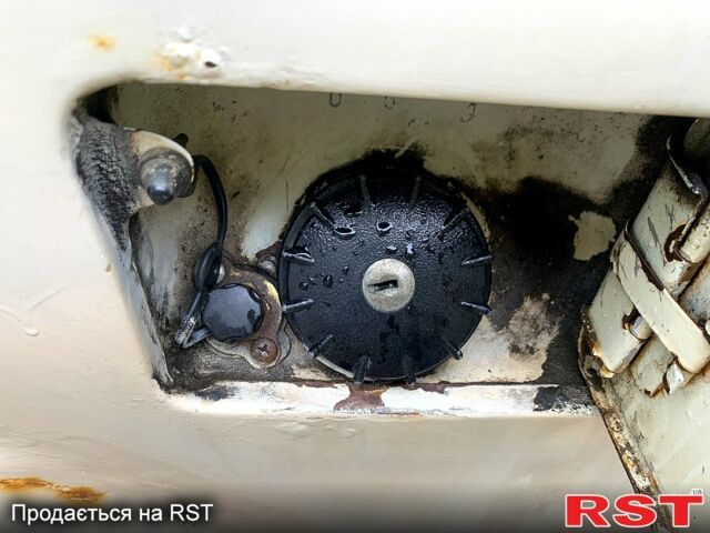 Белый ВАЗ Нива, объемом двигателя 1.6 л и пробегом 140 тыс. км за 1600 $, фото 12 на Automoto.ua