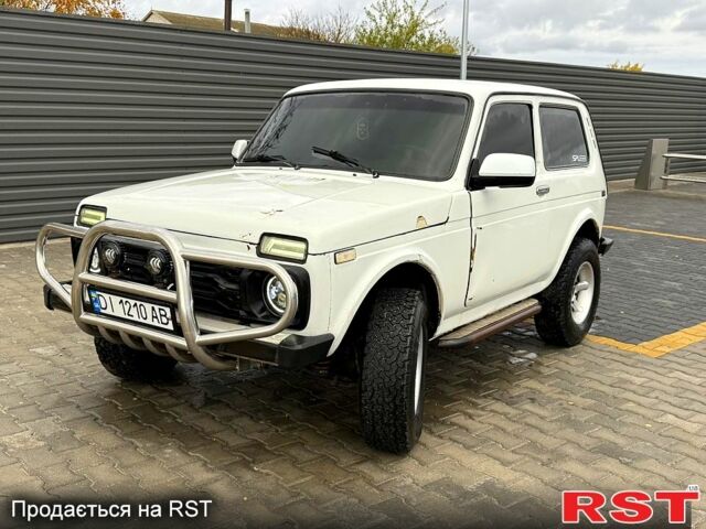 Белый ВАЗ Нива, объемом двигателя 1.6 л и пробегом 0 тыс. км за 2600 $, фото 5 на Automoto.ua