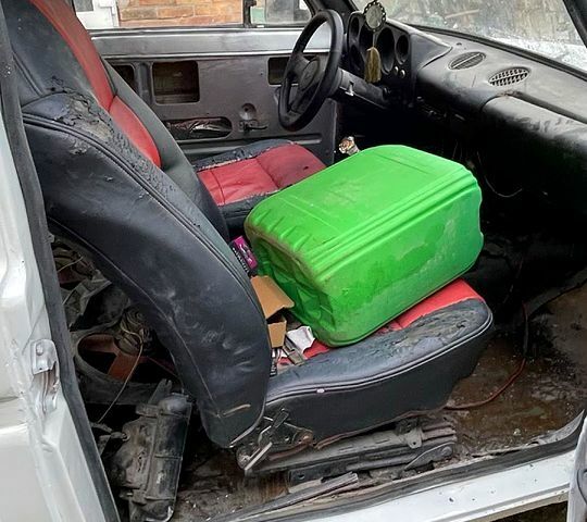 Білий ВАЗ Нива, об'ємом двигуна 1.6 л та пробігом 0 тис. км за 2000 $, фото 8 на Automoto.ua