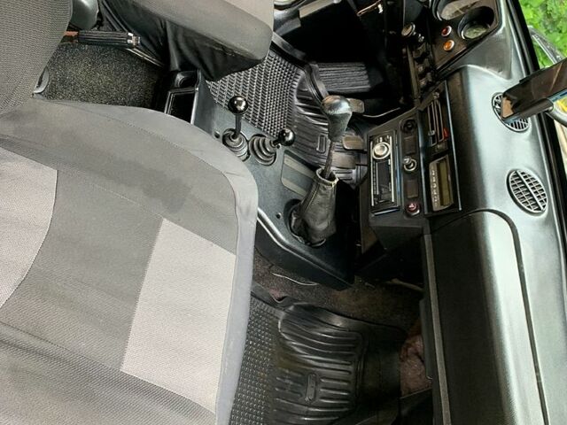 Белый ВАЗ Нива, объемом двигателя 1.6 л и пробегом 140 тыс. км за 1600 $, фото 4 на Automoto.ua