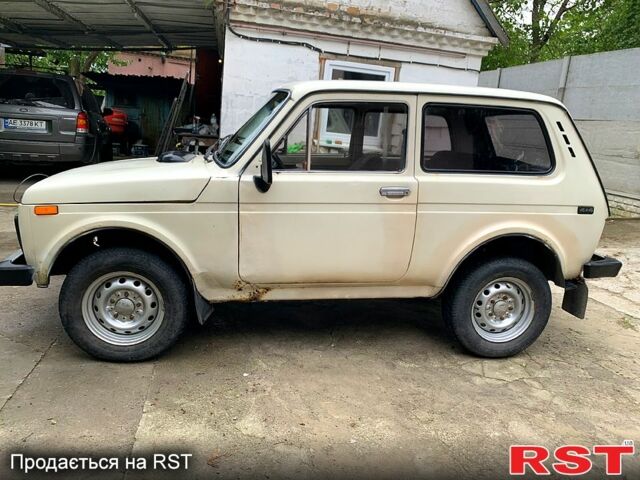 Белый ВАЗ Нива, объемом двигателя 1.6 л и пробегом 140 тыс. км за 1600 $, фото 1 на Automoto.ua