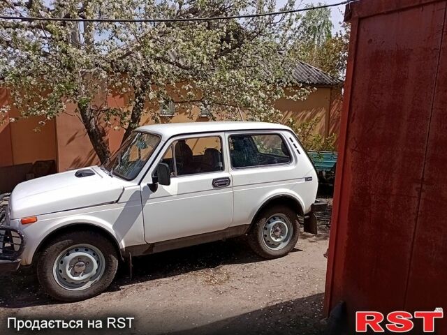 Білий ВАЗ Нива, об'ємом двигуна 1.6 л та пробігом 120 тис. км за 2500 $, фото 7 на Automoto.ua