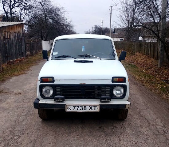Білий ВАЗ Нива, об'ємом двигуна 1.6 л та пробігом 0 тис. км за 1400 $, фото 3 на Automoto.ua