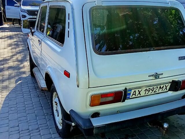 Білий ВАЗ Нива, об'ємом двигуна 1.6 л та пробігом 130 тис. км за 1600 $, фото 5 на Automoto.ua