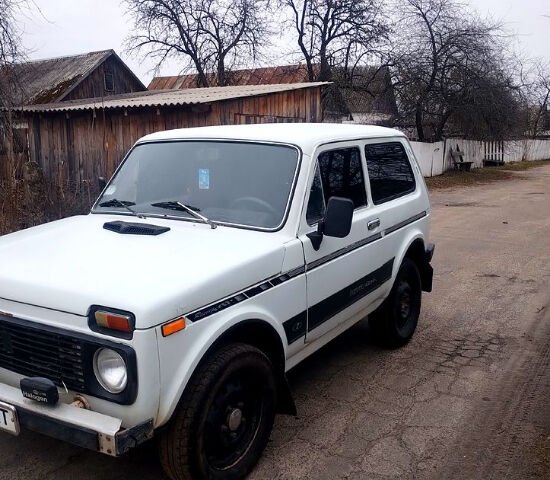Білий ВАЗ Нива, об'ємом двигуна 1.6 л та пробігом 0 тис. км за 1400 $, фото 2 на Automoto.ua