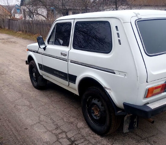 Білий ВАЗ Нива, об'ємом двигуна 1.6 л та пробігом 0 тис. км за 1400 $, фото 5 на Automoto.ua