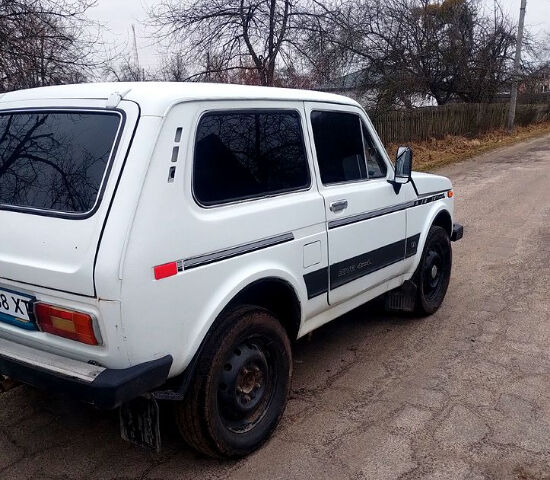 Білий ВАЗ Нива, об'ємом двигуна 1.6 л та пробігом 0 тис. км за 1400 $, фото 4 на Automoto.ua