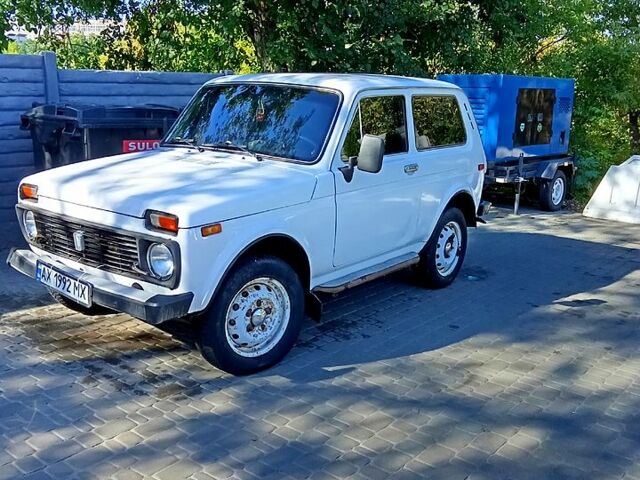 Білий ВАЗ Нива, об'ємом двигуна 1.6 л та пробігом 130 тис. км за 1600 $, фото 4 на Automoto.ua