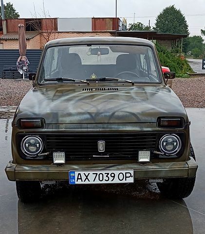Белый ВАЗ Нива, объемом двигателя 1.6 л и пробегом 285 тыс. км за 1800 $, фото 7 на Automoto.ua