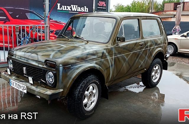 Белый ВАЗ Нива, объемом двигателя 1.6 л и пробегом 285 тыс. км за 1800 $, фото 3 на Automoto.ua