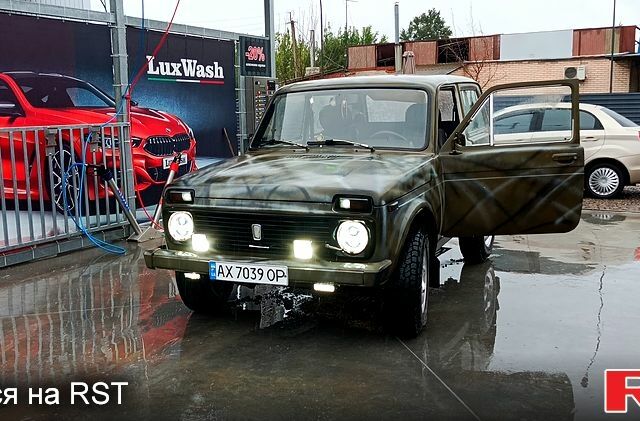 Белый ВАЗ Нива, объемом двигателя 1.6 л и пробегом 285 тыс. км за 1800 $, фото 9 на Automoto.ua
