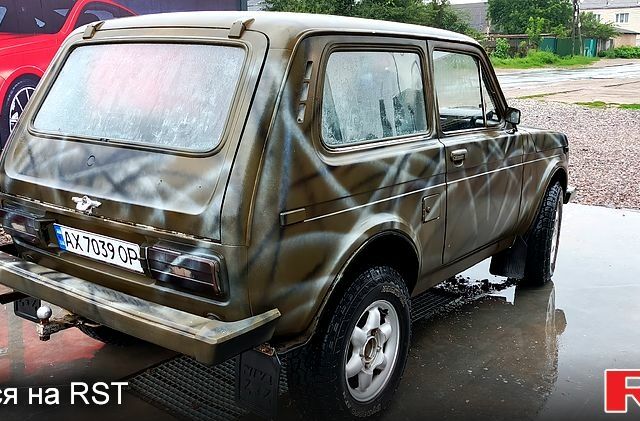 Белый ВАЗ Нива, объемом двигателя 1.6 л и пробегом 285 тыс. км за 1800 $, фото 1 на Automoto.ua