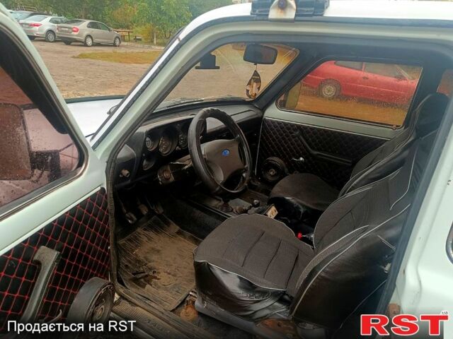 Білий ВАЗ Нива, об'ємом двигуна 1.6 л та пробігом 135 тис. км за 1700 $, фото 2 на Automoto.ua