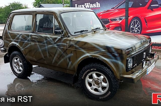 Белый ВАЗ Нива, объемом двигателя 1.6 л и пробегом 285 тыс. км за 1800 $, фото 2 на Automoto.ua