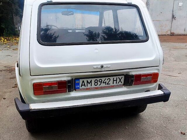 Белый ВАЗ Нива, объемом двигателя 1.6 л и пробегом 51 тыс. км за 2000 $, фото 6 на Automoto.ua