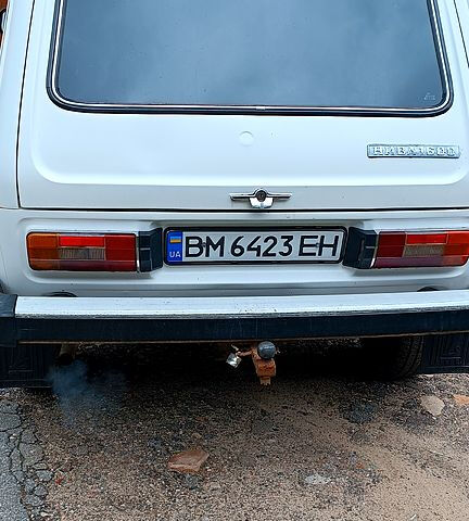 Белый ВАЗ Нива, объемом двигателя 1.6 л и пробегом 200 тыс. км за 4300 $, фото 2 на Automoto.ua