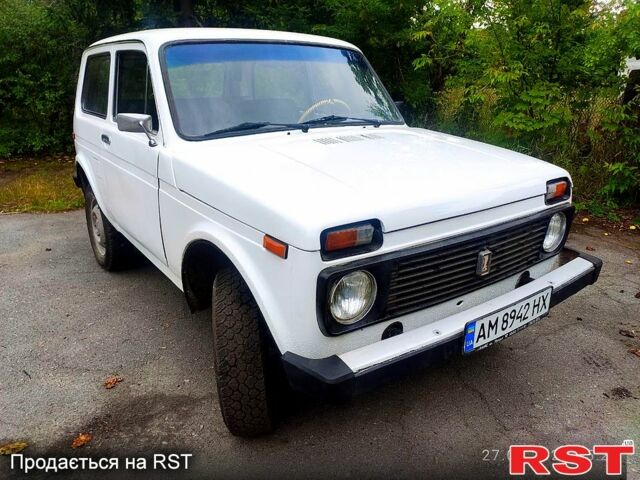 Белый ВАЗ Нива, объемом двигателя 1.6 л и пробегом 51 тыс. км за 2000 $, фото 5 на Automoto.ua