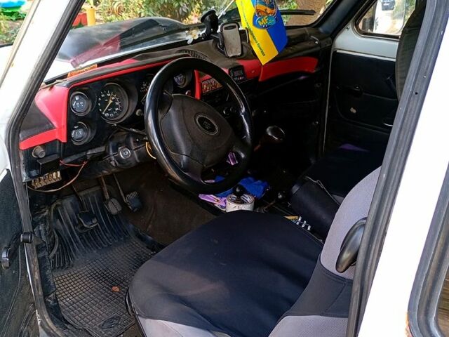 Білий ВАЗ Нива, об'ємом двигуна 1.6 л та пробігом 0 тис. км за 1700 $, фото 3 на Automoto.ua