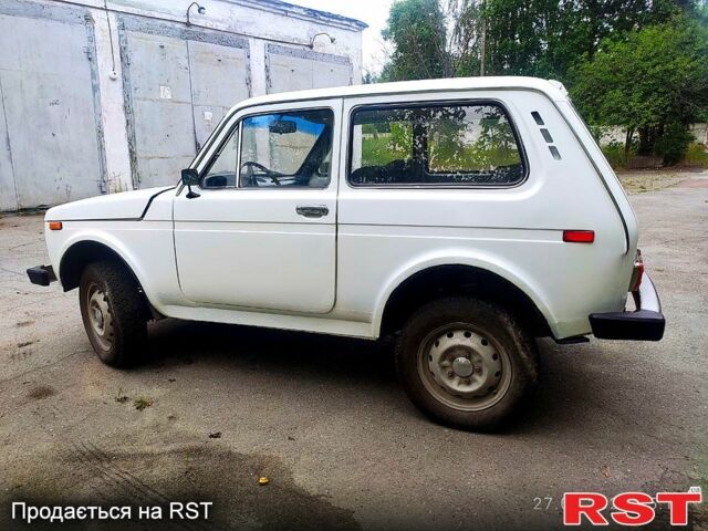 Белый ВАЗ Нива, объемом двигателя 1.6 л и пробегом 51 тыс. км за 2000 $, фото 11 на Automoto.ua