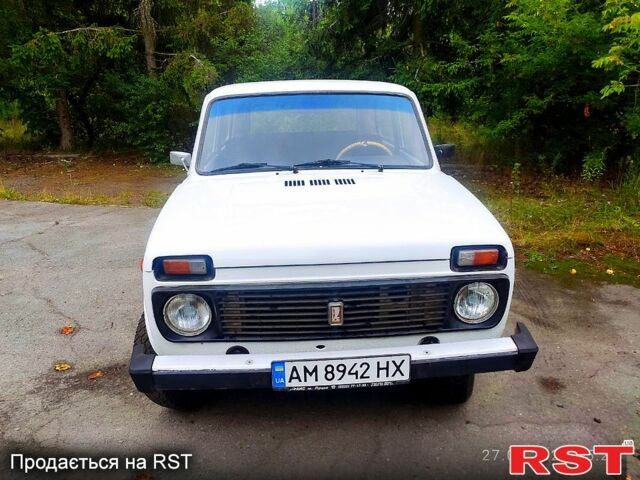 Белый ВАЗ Нива, объемом двигателя 1.6 л и пробегом 51 тыс. км за 2000 $, фото 4 на Automoto.ua