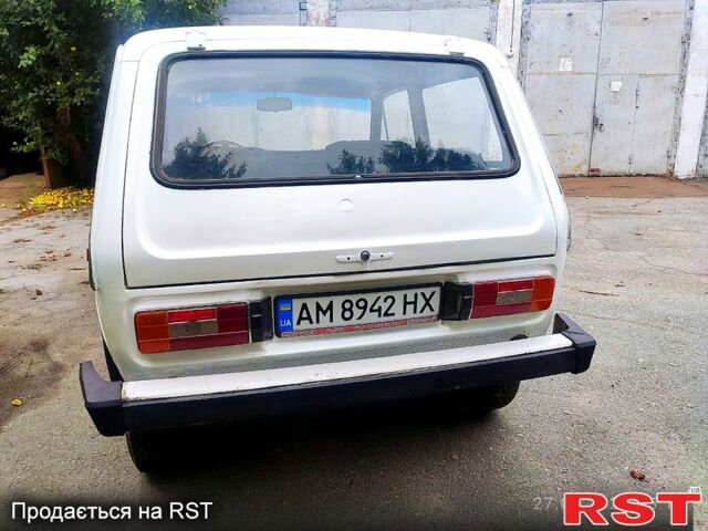 Белый ВАЗ Нива, объемом двигателя 1.6 л и пробегом 51 тыс. км за 2000 $, фото 3 на Automoto.ua