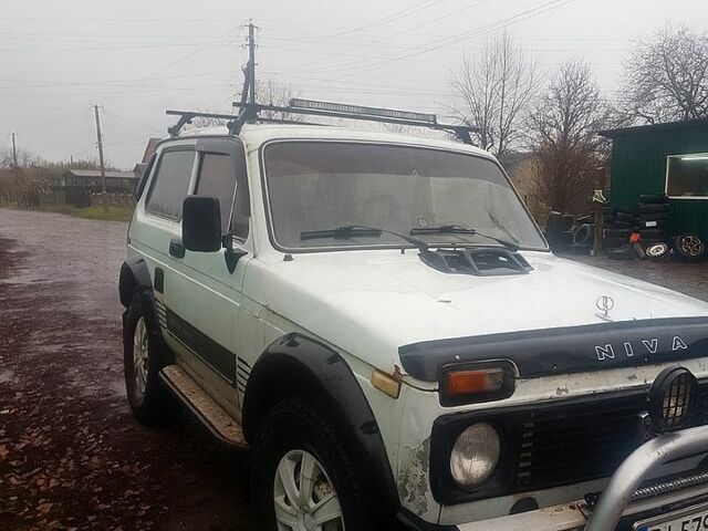 Белый ВАЗ Нива, объемом двигателя 1.6 л и пробегом 0 тыс. км за 1700 $, фото 1 на Automoto.ua