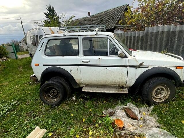 Белый ВАЗ Нива, объемом двигателя 1.6 л и пробегом 0 тыс. км за 1000 $, фото 3 на Automoto.ua