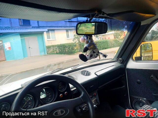 Білий ВАЗ Нива, об'ємом двигуна 1.6 л та пробігом 200 тис. км за 2800 $, фото 6 на Automoto.ua