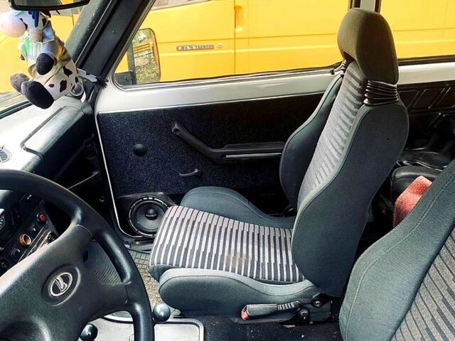 Білий ВАЗ Нива, об'ємом двигуна 1.6 л та пробігом 200 тис. км за 2800 $, фото 4 на Automoto.ua