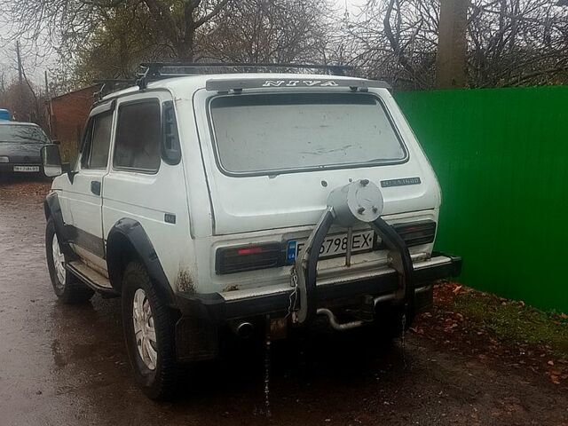 Белый ВАЗ Нива, объемом двигателя 1.6 л и пробегом 0 тыс. км за 1700 $, фото 3 на Automoto.ua
