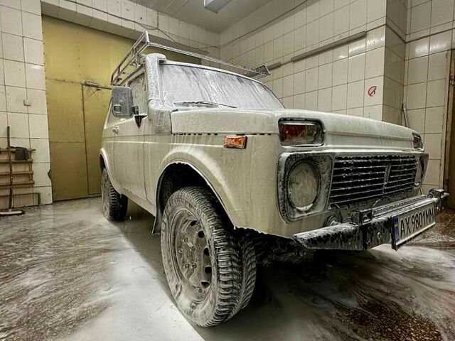 Білий ВАЗ Нива, об'ємом двигуна 1.6 л та пробігом 200 тис. км за 2800 $, фото 7 на Automoto.ua