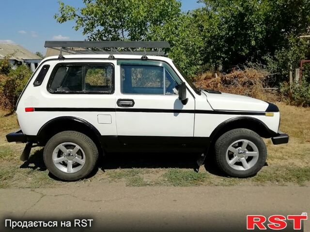 Білий ВАЗ Нива, об'ємом двигуна 1.6 л та пробігом 200 тис. км за 1700 $, фото 2 на Automoto.ua