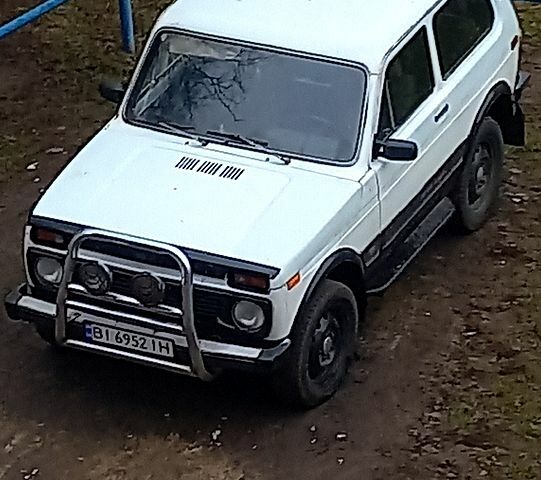 Білий ВАЗ Нива, об'ємом двигуна 1.6 л та пробігом 100 тис. км за 1600 $, фото 2 на Automoto.ua