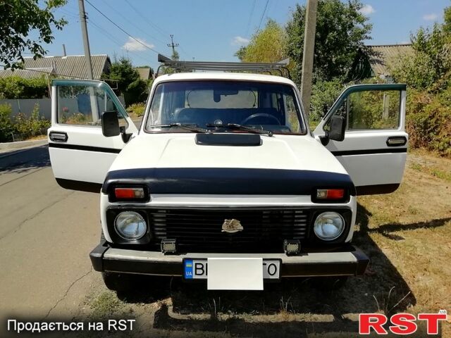 Білий ВАЗ Нива, об'ємом двигуна 1.6 л та пробігом 200 тис. км за 1700 $, фото 4 на Automoto.ua