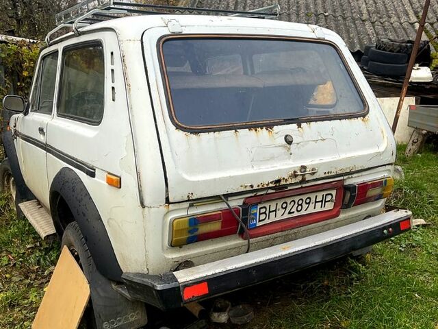 Белый ВАЗ Нива, объемом двигателя 1.6 л и пробегом 0 тыс. км за 1000 $, фото 6 на Automoto.ua