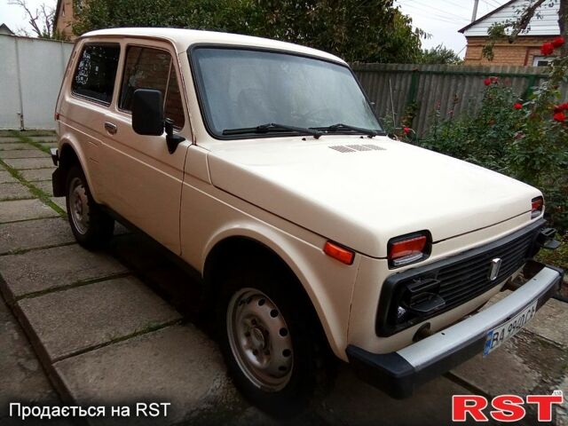 ВАЗ Нива 1991 в Кропивницком (Кировограде) на Automoto.ua Белый ВАЗ Нива, объемом двигателя 1.6 л и пробегом 119 тыс. км за 3500 $, фото 8 на Automoto.ua