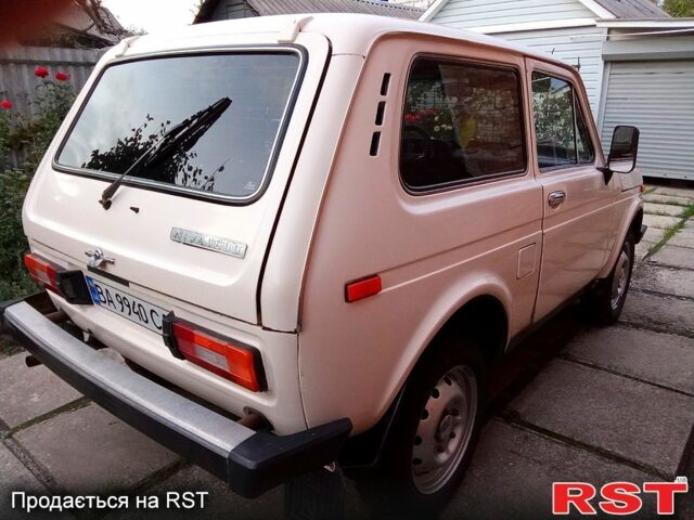 ВАЗ Нива 1991 в Кропивницком (Кировограде) на Automoto.ua Белый ВАЗ Нива, объемом двигателя 1.6 л и пробегом 119 тыс. км за 3500 $, фото 12 на Automoto.ua