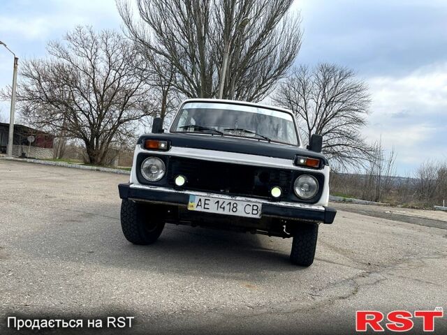 Белый ВАЗ Нива, объемом двигателя 1.6 л и пробегом 0 тыс. км за 1700 $, фото 1 на Automoto.ua