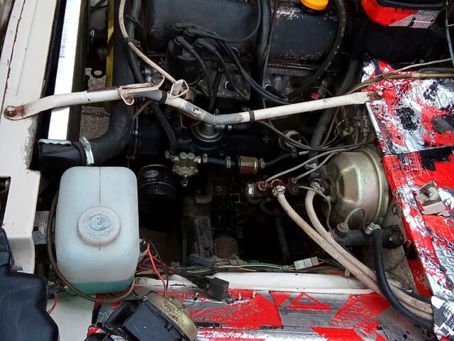 ВАЗ Нива 1991 в Кропивницком (Кировограде) на Automoto.ua Белый ВАЗ Нива, объемом двигателя 1.6 л и пробегом 119 тыс. км за 3500 $, фото 7 на Automoto.ua