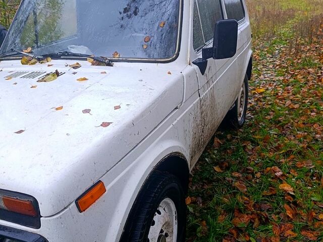 Білий ВАЗ Нива, об'ємом двигуна 1.6 л та пробігом 100 тис. км за 999 $, фото 1 на Automoto.ua