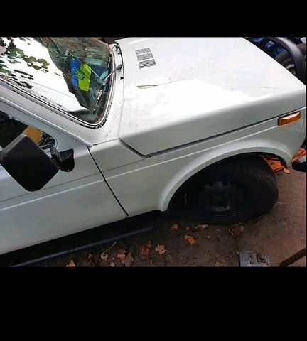 Белый ВАЗ Нива, объемом двигателя 1.5 л и пробегом 200 тыс. км за 2390 $, фото 3 на Automoto.ua