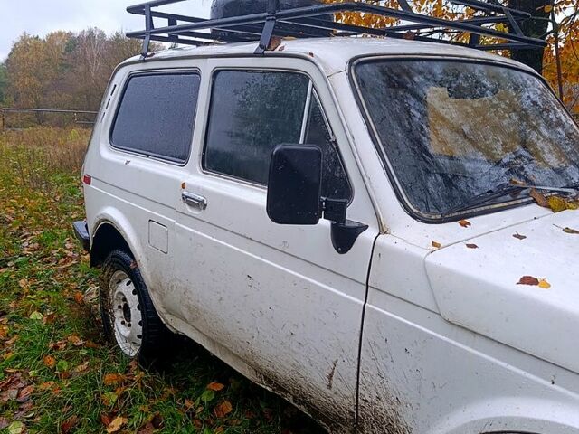 Білий ВАЗ Нива, об'ємом двигуна 1.6 л та пробігом 100 тис. км за 999 $, фото 7 на Automoto.ua